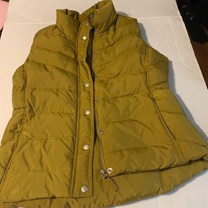 J Crew Puffer Vest Womens Med Sleeveless Down/Waterfowl Feathers Button-Up Green